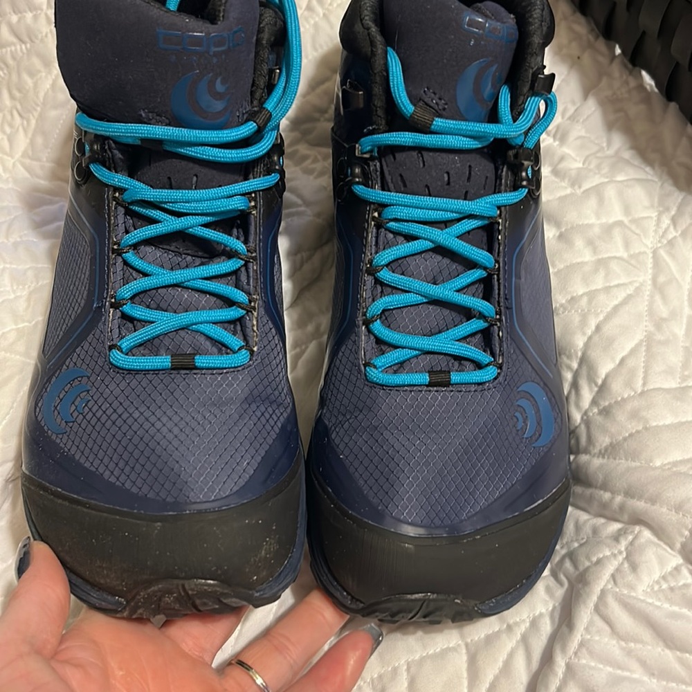 Topo Athletic Trailventure - Women's size 9.5 new